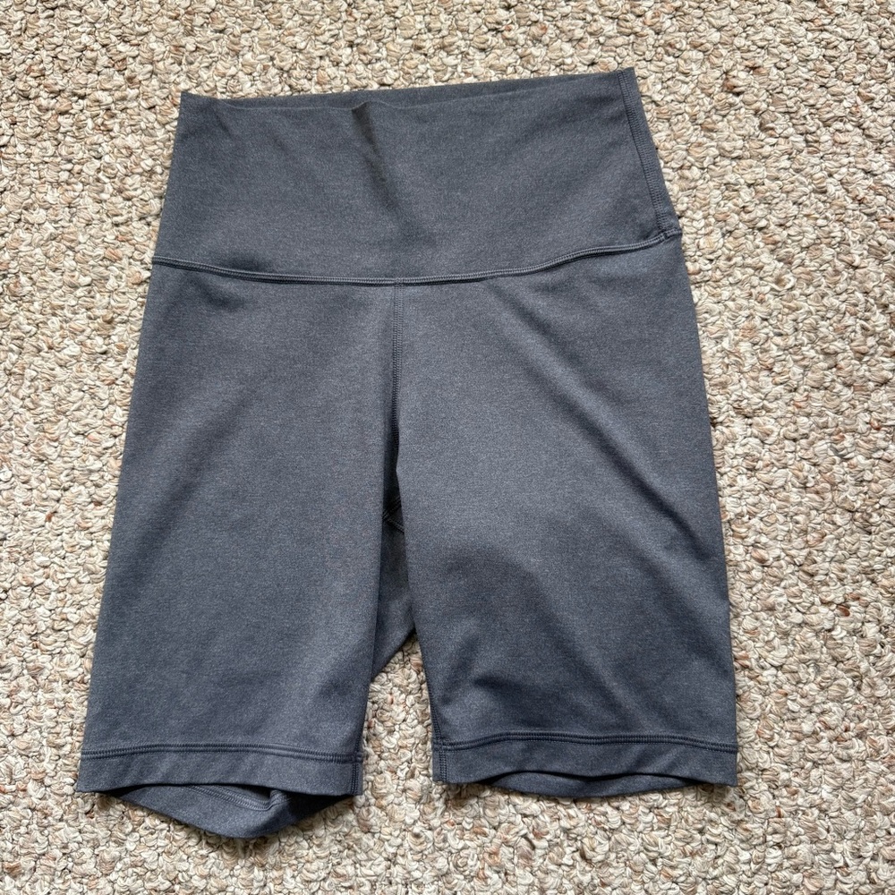 Everlane The Perform Bike Short Size Medium